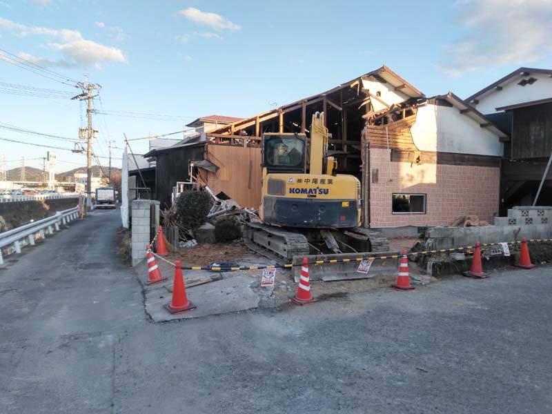 松岡建設家屋解体施工中画像