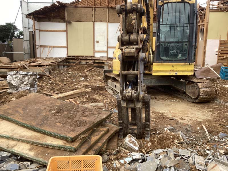松岡建設家屋解体施工中画像