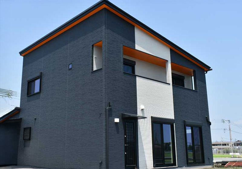 真っ白な大理石風フロアがきれいなお家