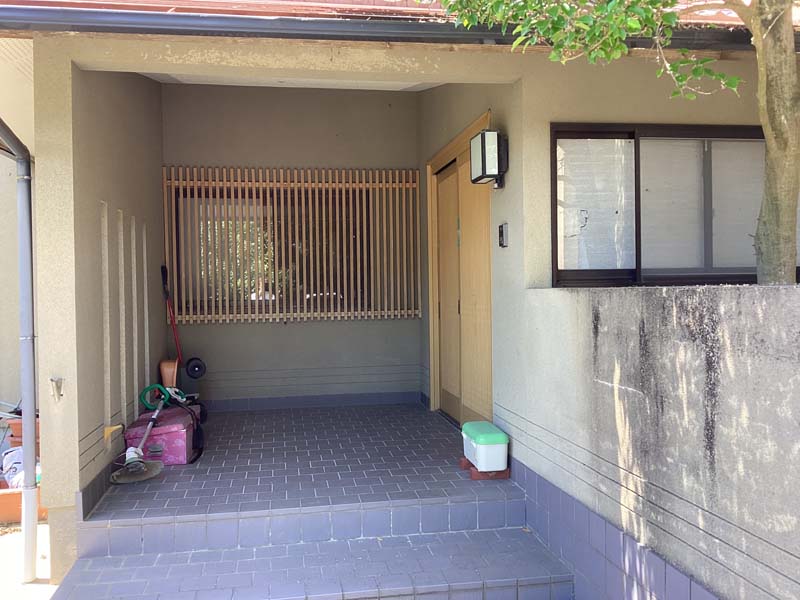 施工前：玄関ポーチ・土間