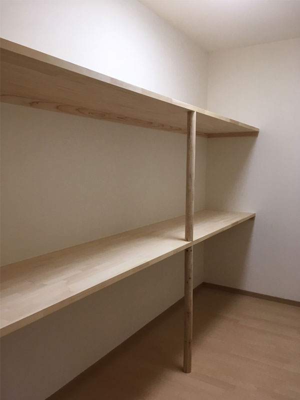 室内：物入れ