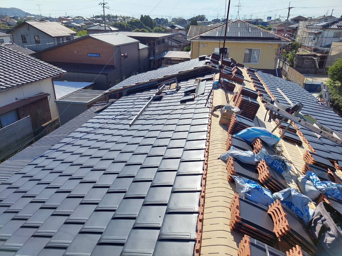 松岡建設瓦葺き替え施工中写真